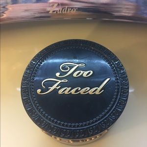 Too Faced Born This Way Ethereal Finishing Powder
